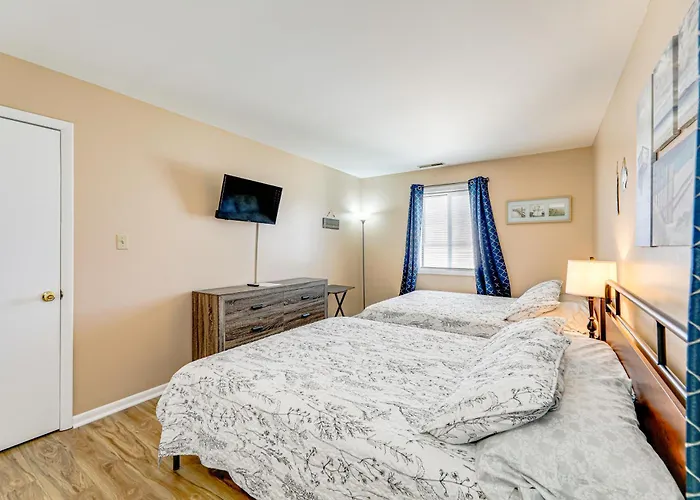 2 Blocks To Boardwalk! Ocean Family Retreat Holiday home Ocean City
