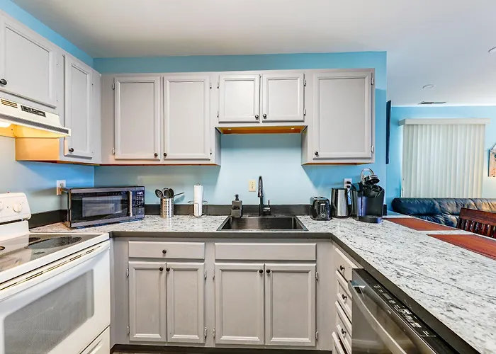 2 Blocks To Boardwalk! Ocean Family Retreat