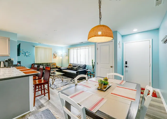 2 Blocks To Boardwalk! Ocean Family Retreat Holiday home *